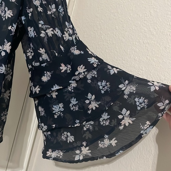 American Eagle Outfitters White Floral and Blue Ruffled Sheer Blouse Size XL - Picture 6 of 14